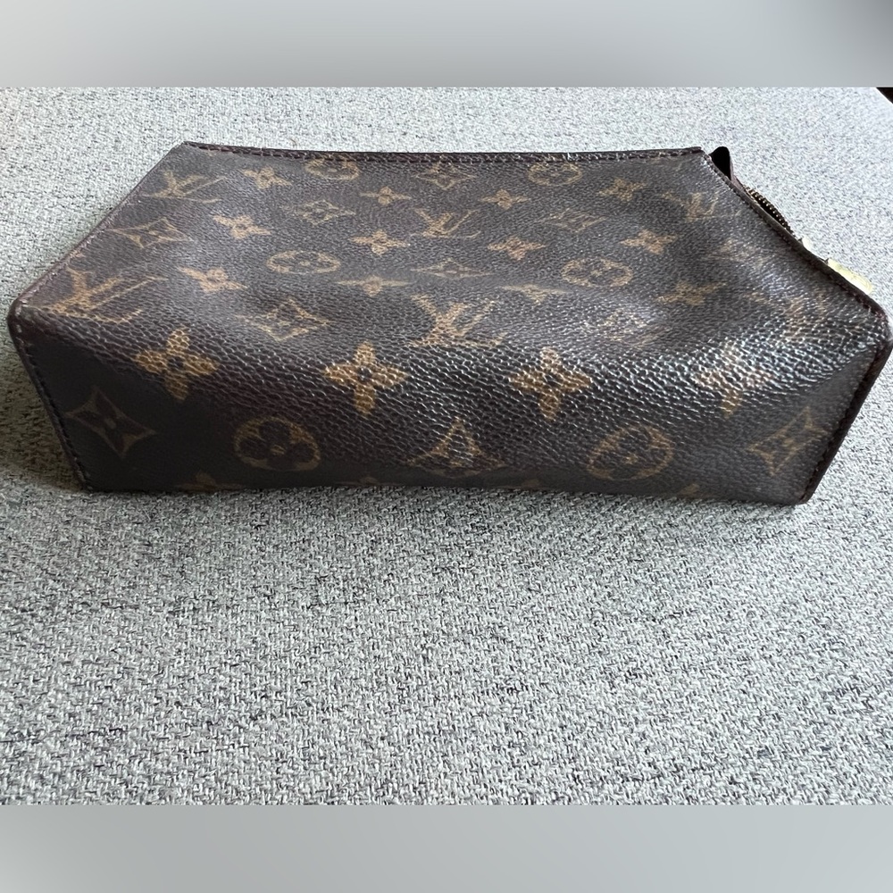 Louis Vuitton Dark Brown Monogram Toiletry Bag - Picture 4 of 11